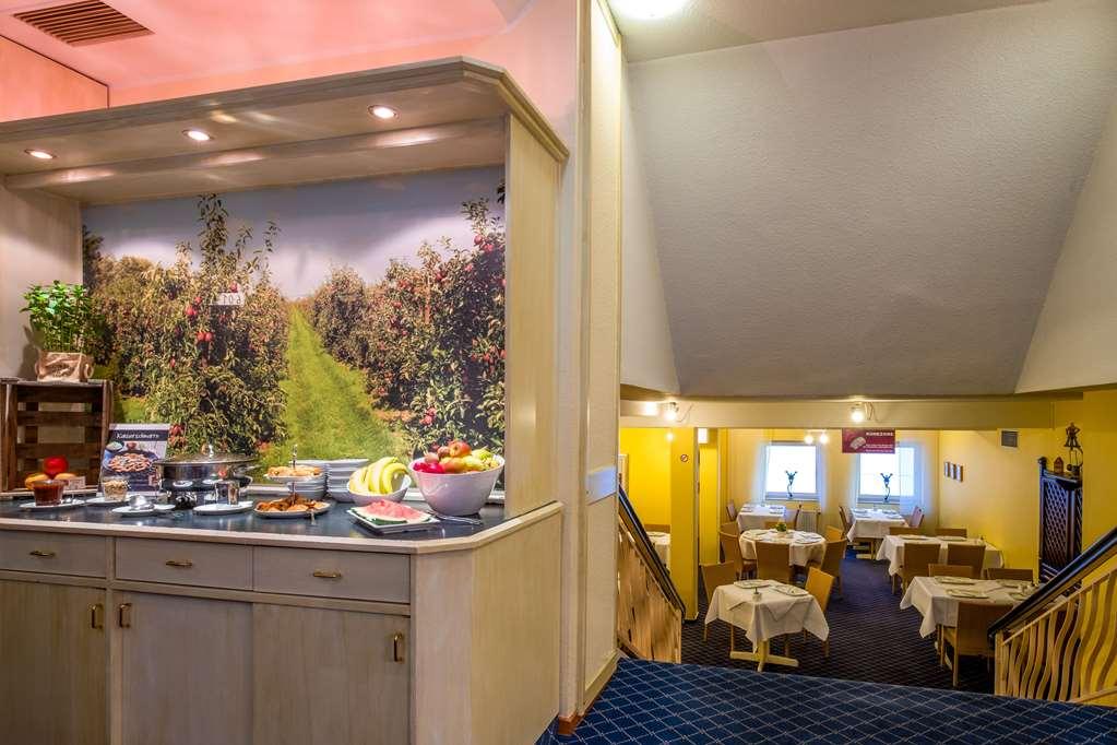 Quality Hotel, Star Inn Premium BRE المطعم الصورة