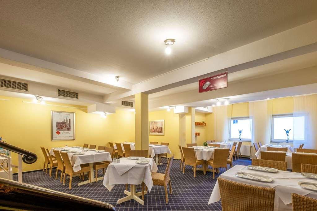 Quality Hotel, Star Inn Premium BRE المطعم الصورة