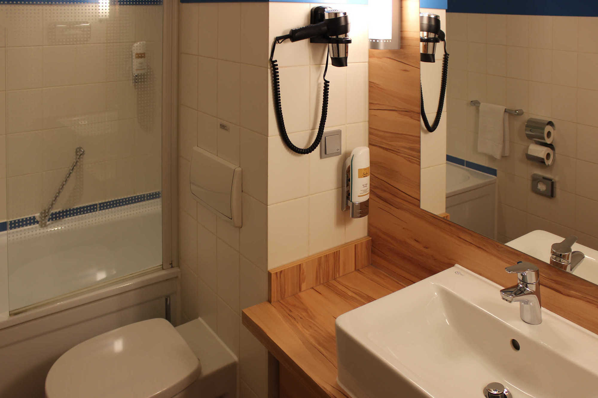 Quality Hotel, Star Inn Premium BRE الغرفة الصورة