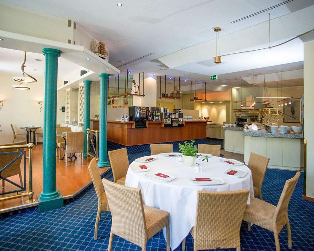 Quality Hotel, Star Inn Premium BRE المطعم الصورة