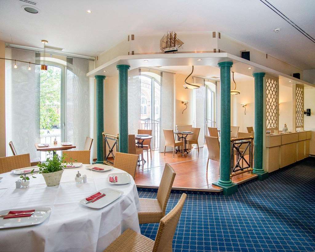 Quality Hotel, Star Inn Premium BRE المطعم الصورة